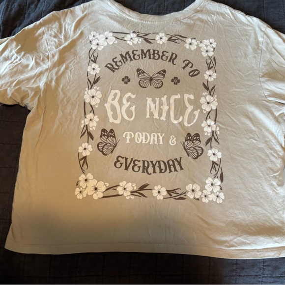 Rebellious One Crop Tee Shirt XL‎ Graphic Tee - Picture 1 of 5